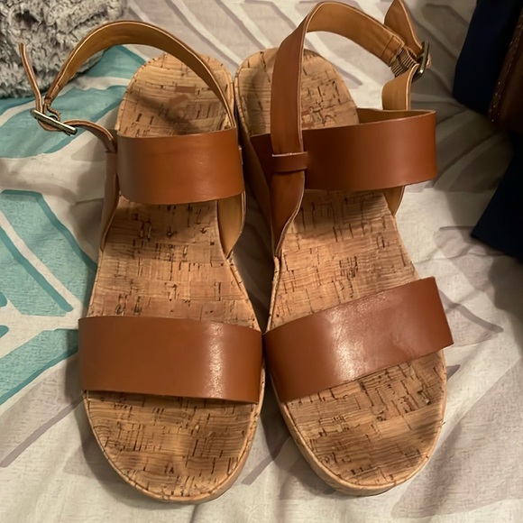 korks Shoes - Korks sandals